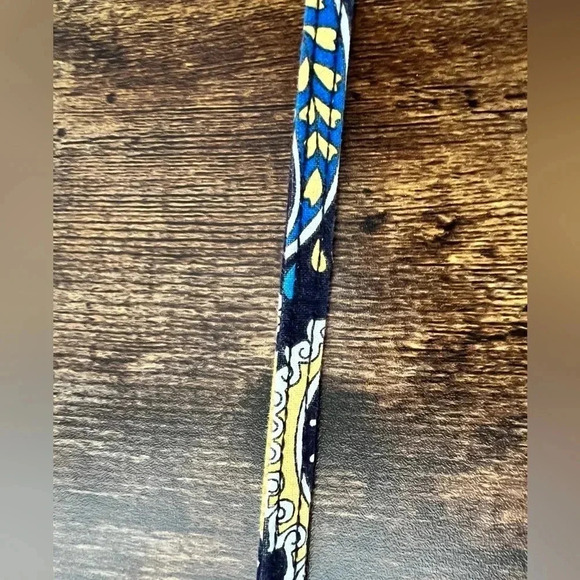 RETIRED Vera Bradley | Ellie Blue pattern crossbody handbag. - Picture 13 of 15